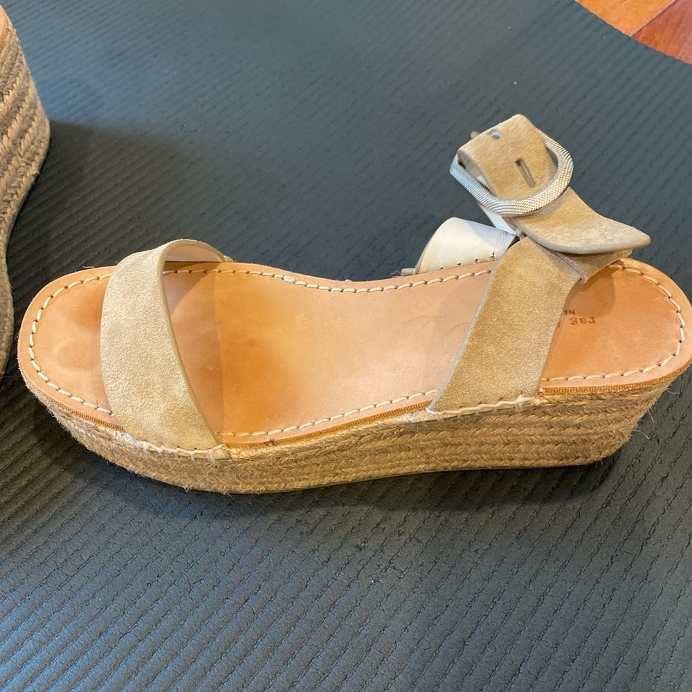Rag n’ Bone size 8 suede tan wedge sandal. Runs slightly big .